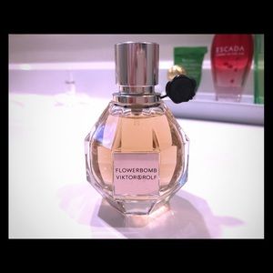 FLOWER BOMB | VIKTOR &ROLF